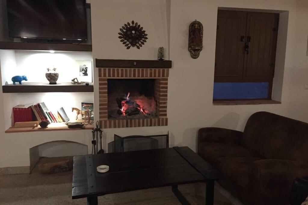 Casa Con Encanto En Poyales Del Hoyo Esterno foto
